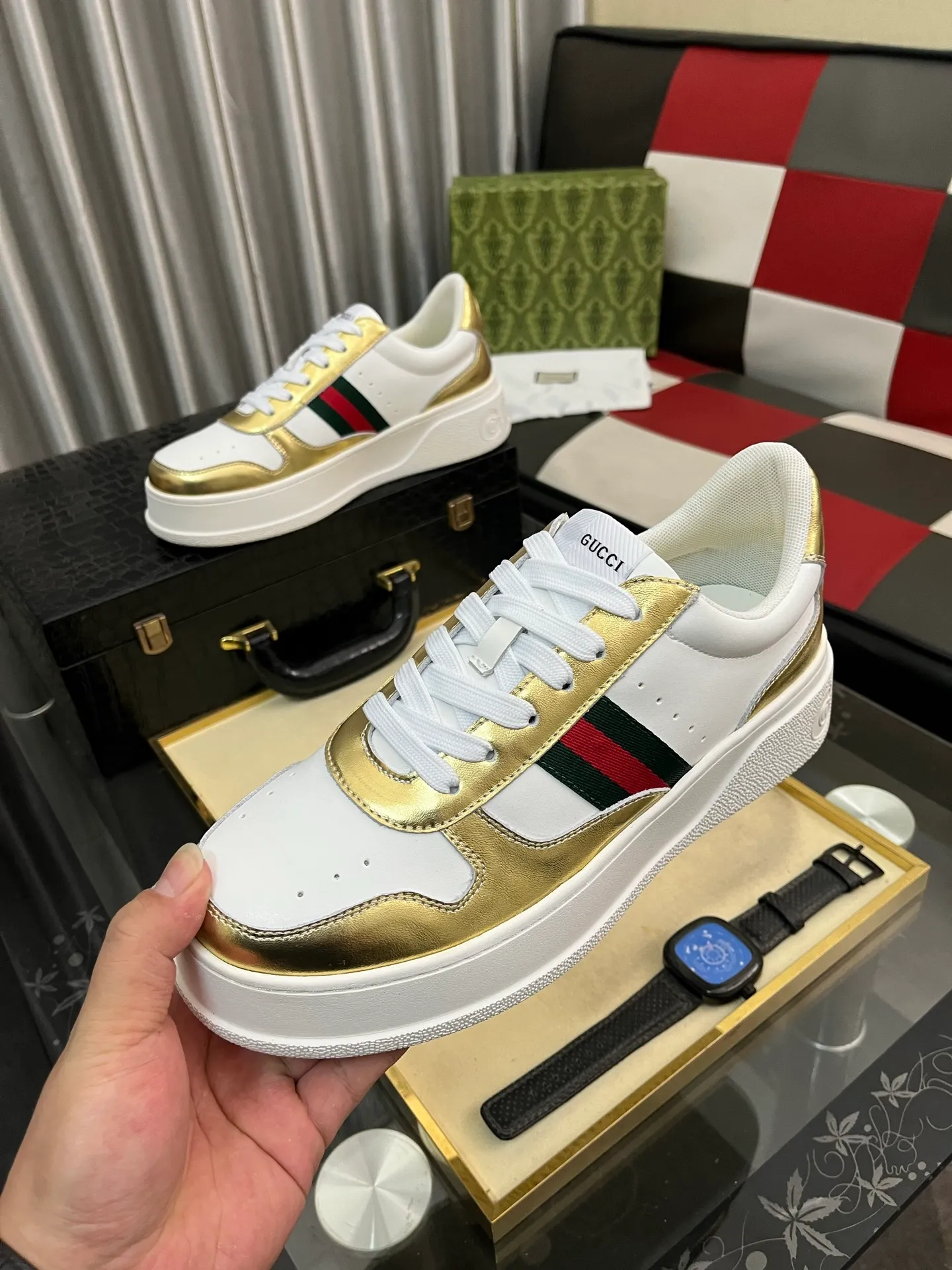 Men's Men's Shoes💰: 380⌚️⌚️[GUCCI] Gucci men's latest white shoe series casual shoes! The official website is built 1:1. Upper: Made of imported cowhide, with electric embroidery ➕Inner lining: Made of high-quality first-layer pigskin, soft and comfortable. Picky material selection and exquisite workmanship give you the best enjoyment. Size: 38-444️⃣Colors available